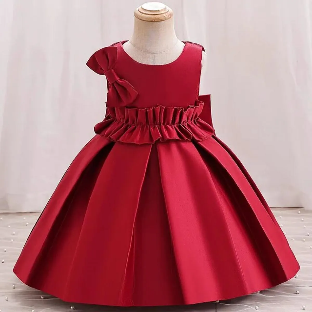 2023 Abito da ragazza di fiori da sposa per bambini Abito in raso con grande fiocco Il primo abito da banchetto di Natale adatto