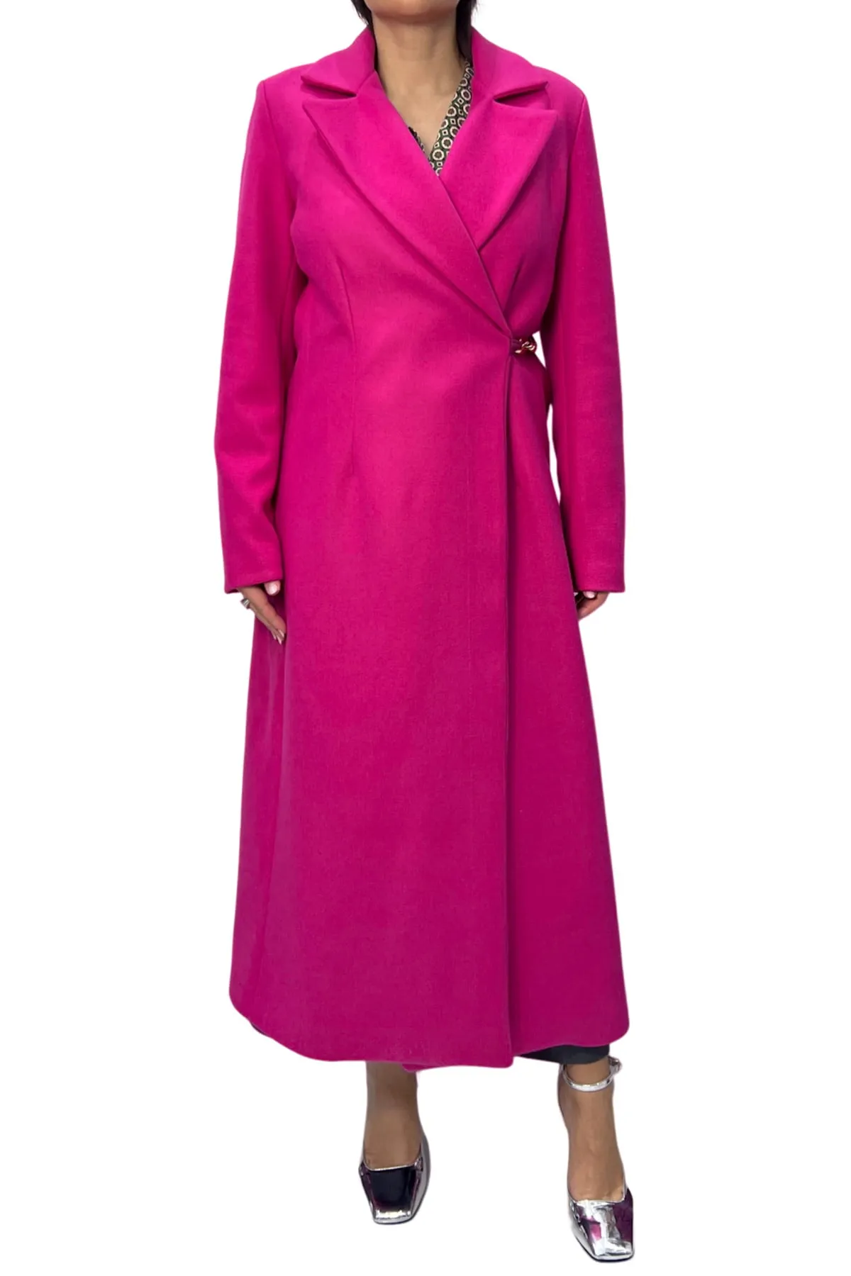 Cappotto donna lungo in panno con manica classica e cintura dettaglio catena oro