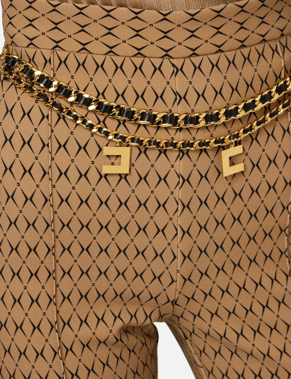 Elisabetta Franchi     Pantalone a palazzo in crêpe stampa rombo con catena camel nero