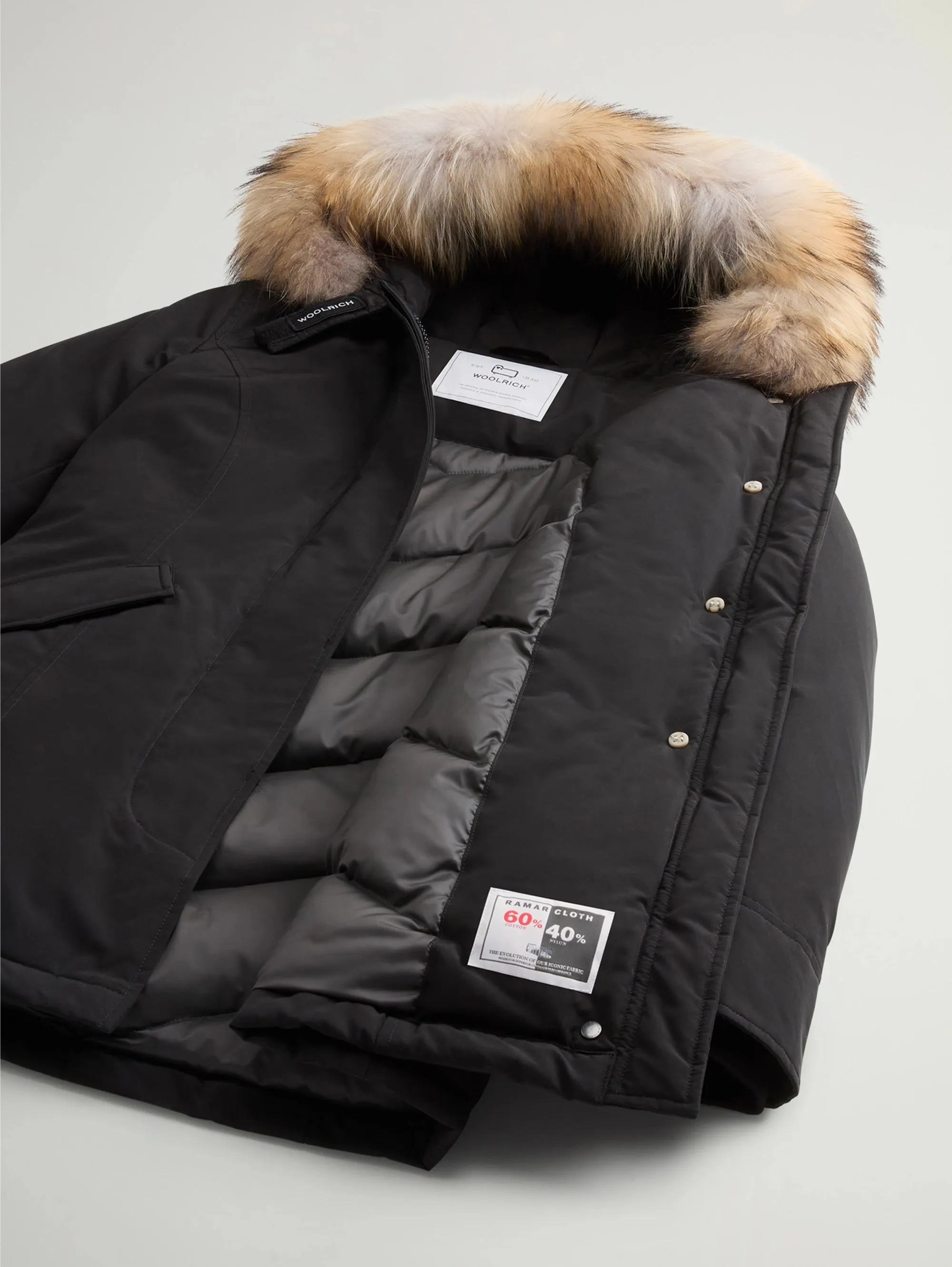 Parka Arctic con Cappuccio in Raccoon Nero