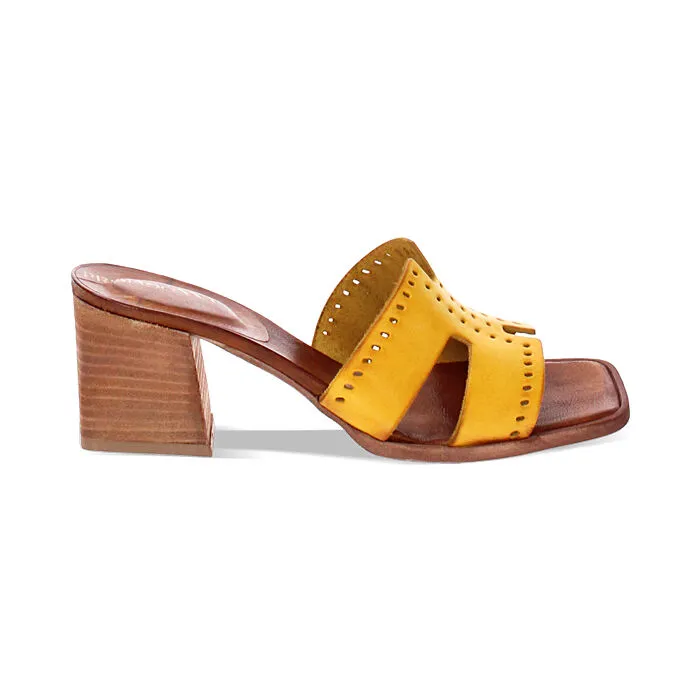 Sandali gialli in vacchetta, tacco 6,5 cm